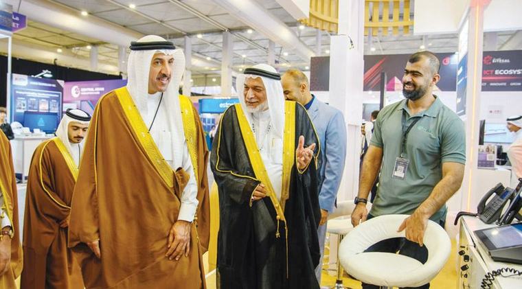 وزير المواصلات والاتصالات يشارك في مؤتمر ومعرض «ليب 2026» بالرياضويبحث تعزيز التعاون التقني والرقمي مع عدد من الوزراء والمسؤولين