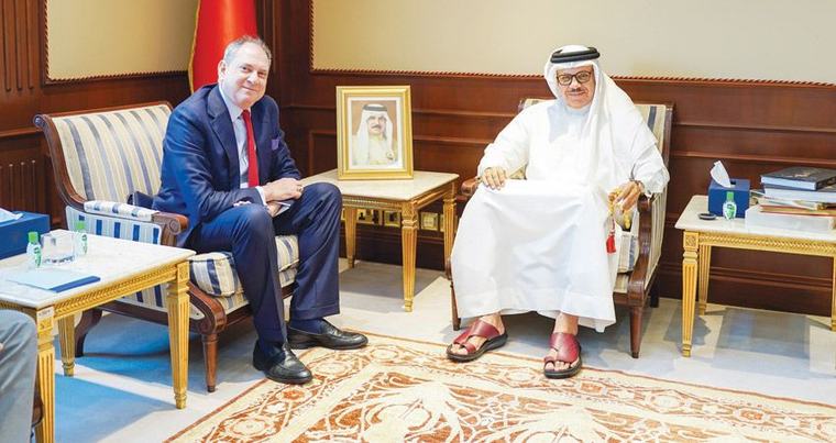 وزير الخارجية يبحث مع السفير الإيطالي مسار علاقات الصداقة بين البلدين