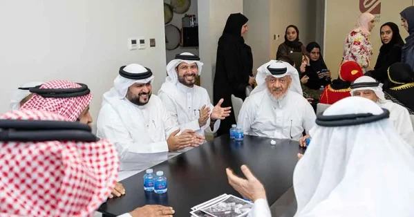 موظفو المؤسسة الملكية للأعمال الإنسانية يشاركون منتسبي دار المحرق لرعاية الوالدين يومًا من العطاء