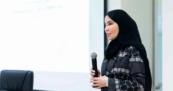 وكيل النقل البري والبريد تشارك في ورشة "مختبر منظومة التنقل الأخضر الخليجي" بصلالة