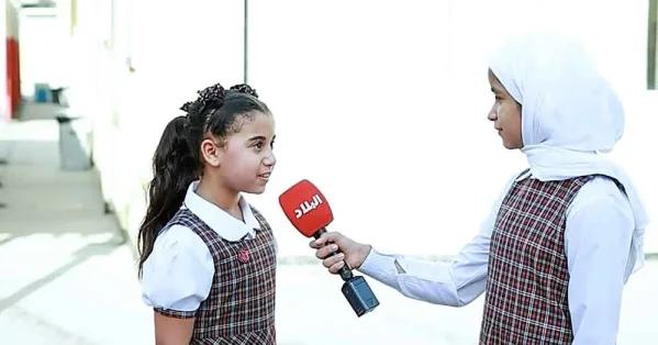 مايكروفون “البلاد” في يدها... حوراء تسأل صديقاتها عن فرحة العودة