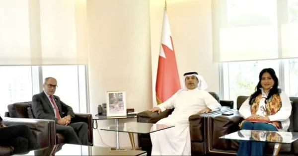 وزير النفط والبيئة يستقبل القائم بأعمال سفير المملكة المتحدة لدى مملكة البحرين